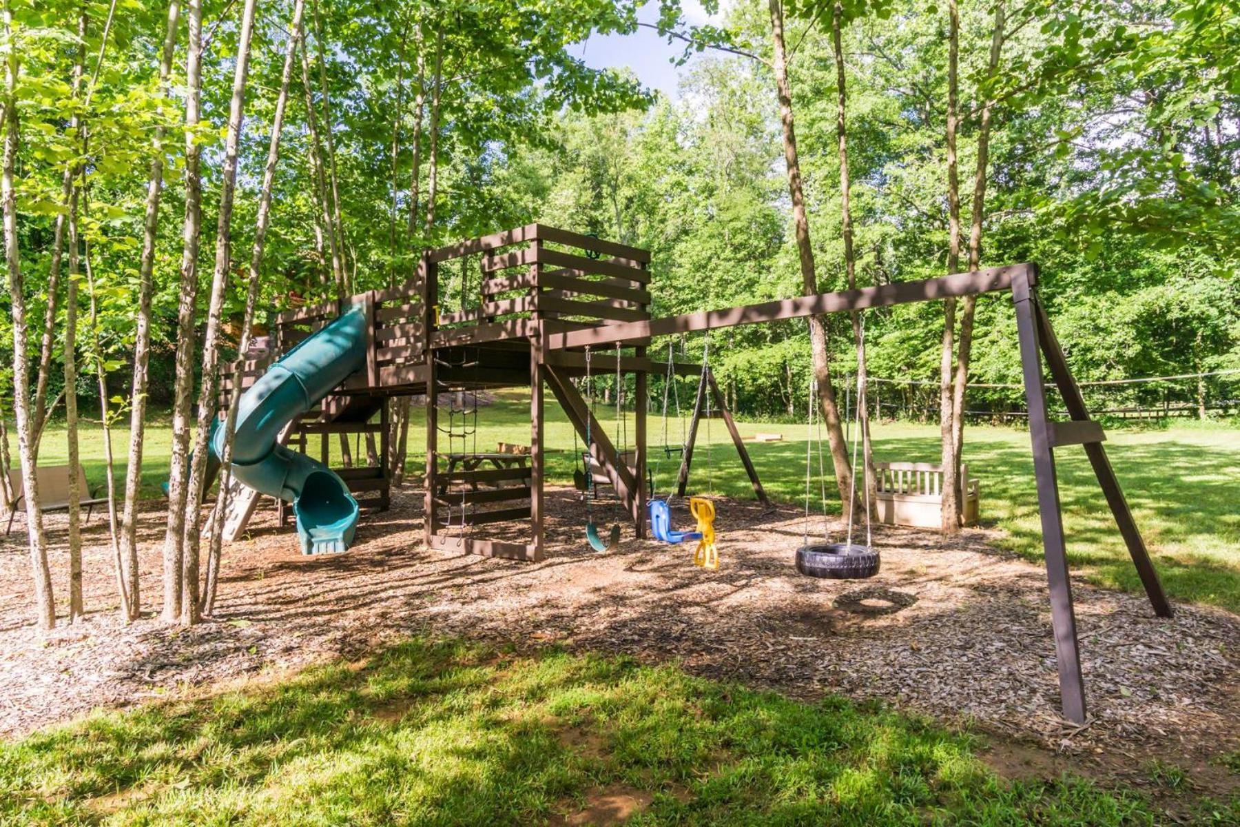 The Big Little Cabin - Hot Tub & Playground Dahlonega Exterior foto